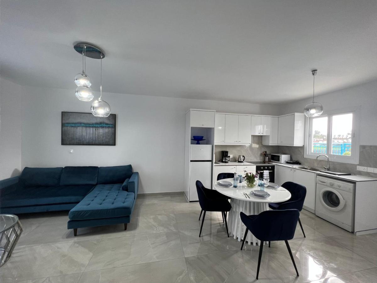 Blue Latsi Apartment Luaran gambar
