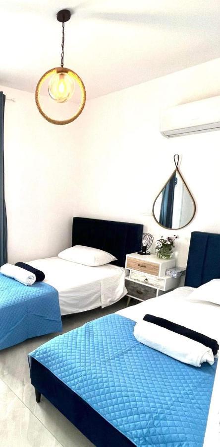 Blue Latsi Apartment Luaran gambar