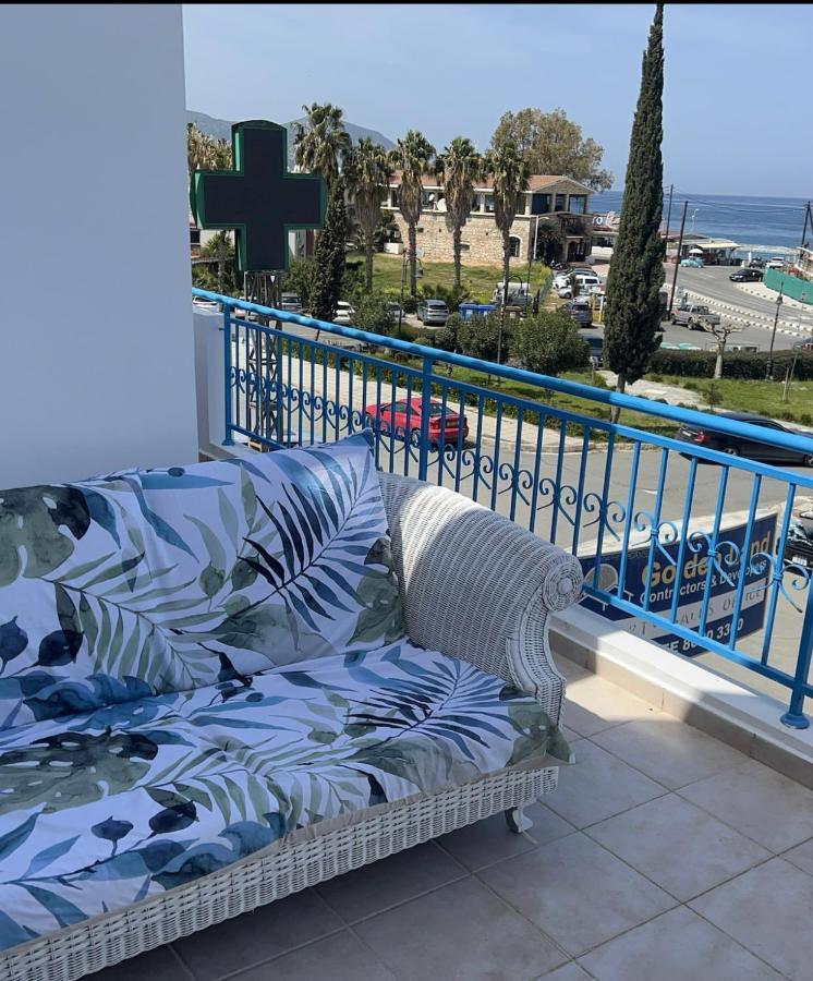 Blue Latsi Apartment Luaran gambar